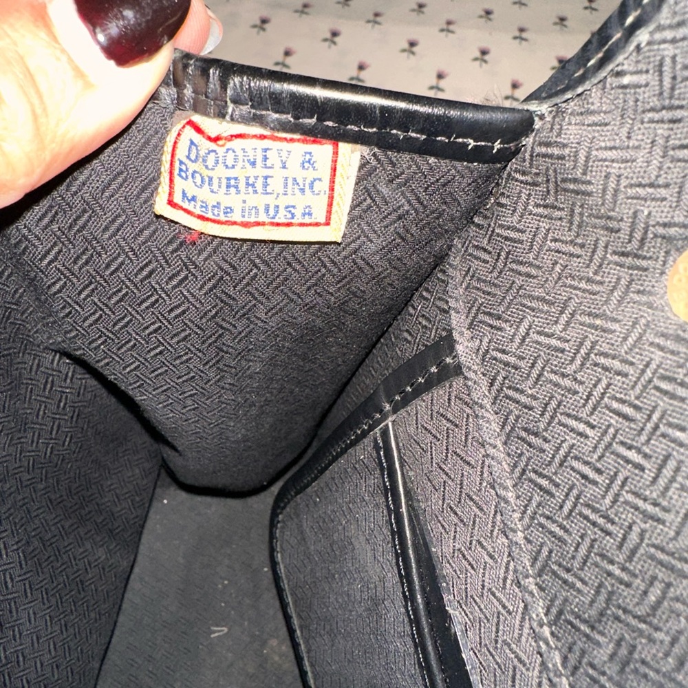 Vintage Y2K Dooney & Bourke Cabriolet black perforated leather backpack - Picture 8 of 10
